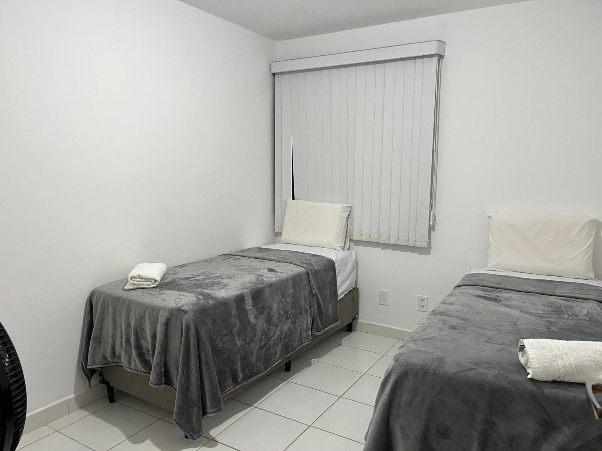 Refugio Urbano - Quartos Privativos Para Hospedes E Anfitriao Residente - Cafe Da Manha Incluso Гаранхунс Екстериор снимка